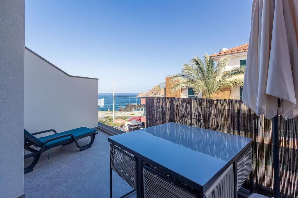 Luxury And Modern Apartment In Porto Moniz Center Екстериор снимка