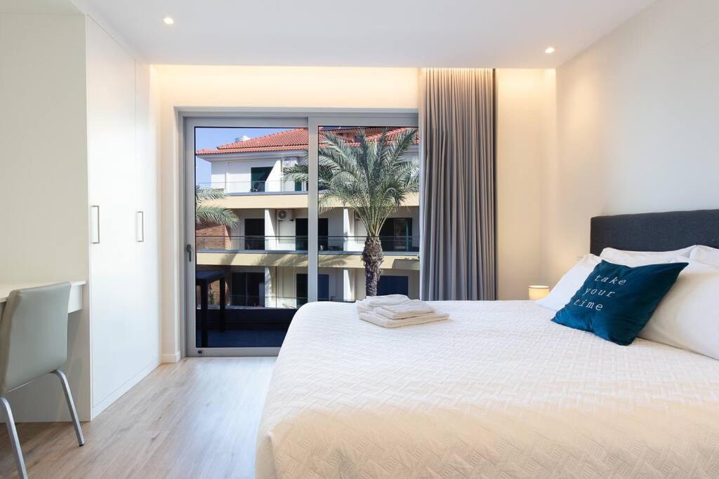 Luxury And Modern Apartment In Porto Moniz Center Екстериор снимка